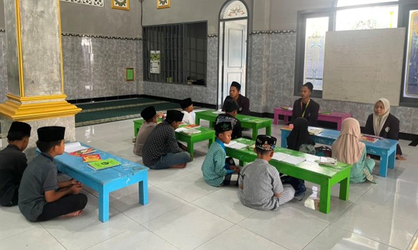 LAPORAN MINGGUAN KEGIATAN KKN KELOMPOK I STAIM KENDAL-NGAWI DI DESA PLANGKRONGAN picture6